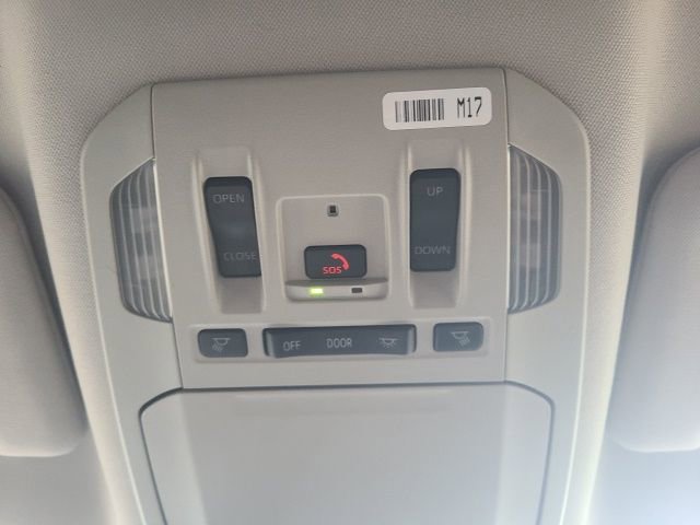 Used 2024 Toyota Highlander XLE image 32