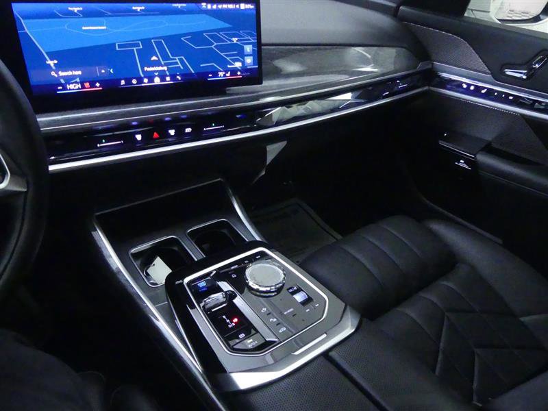 Used 2023 BMW i7 xDrive60 image 20