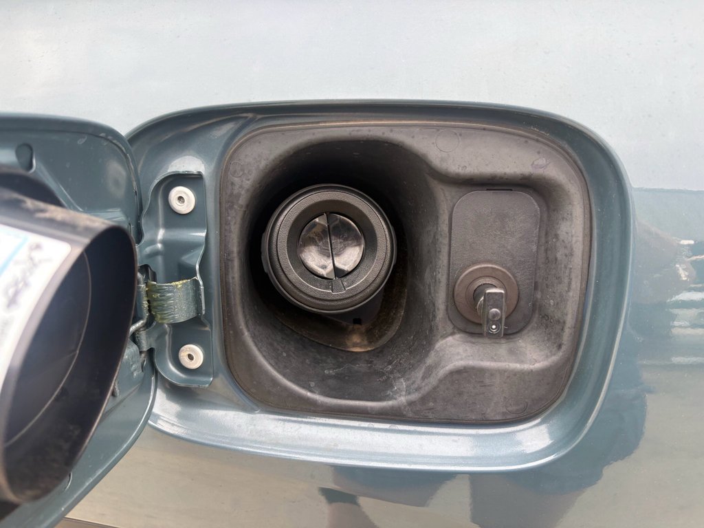 Certified 2025 Honda HR-V LX image 28