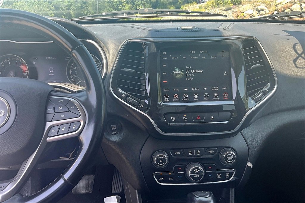 Used 2021 Jeep Cherokee Limited image 24