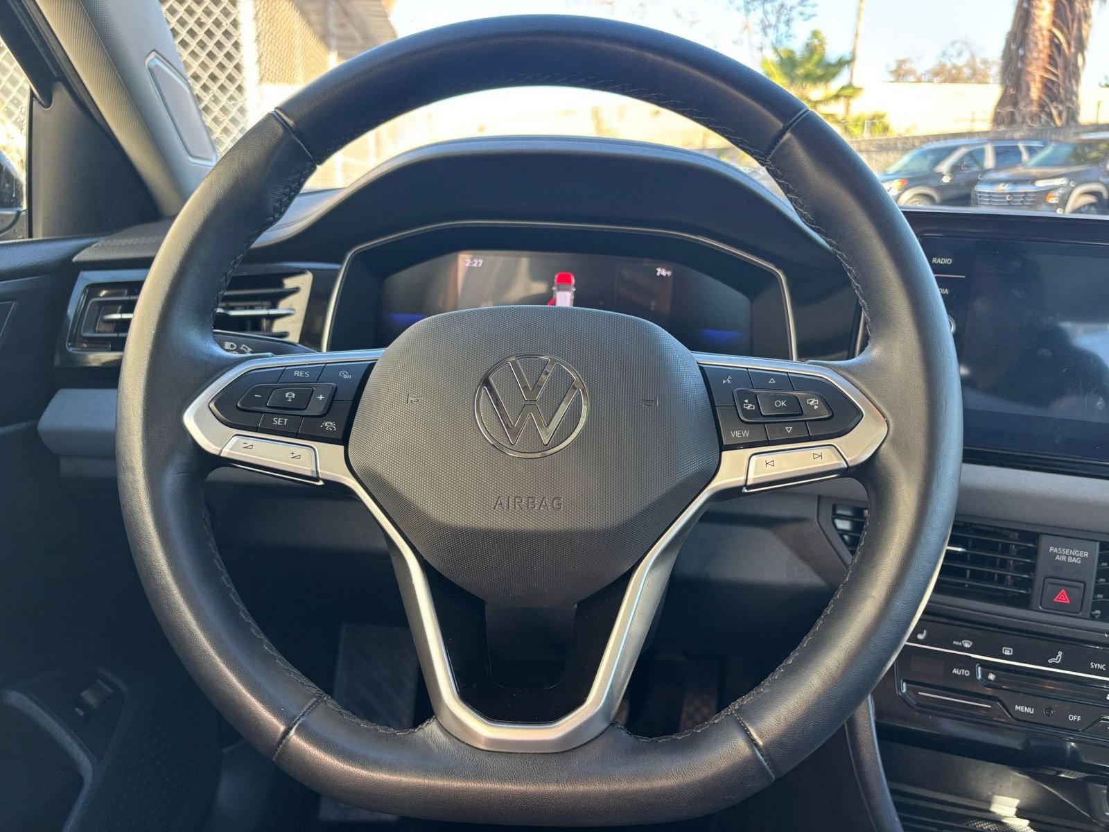 Used 2025 Volkswagen Jetta SE image 28