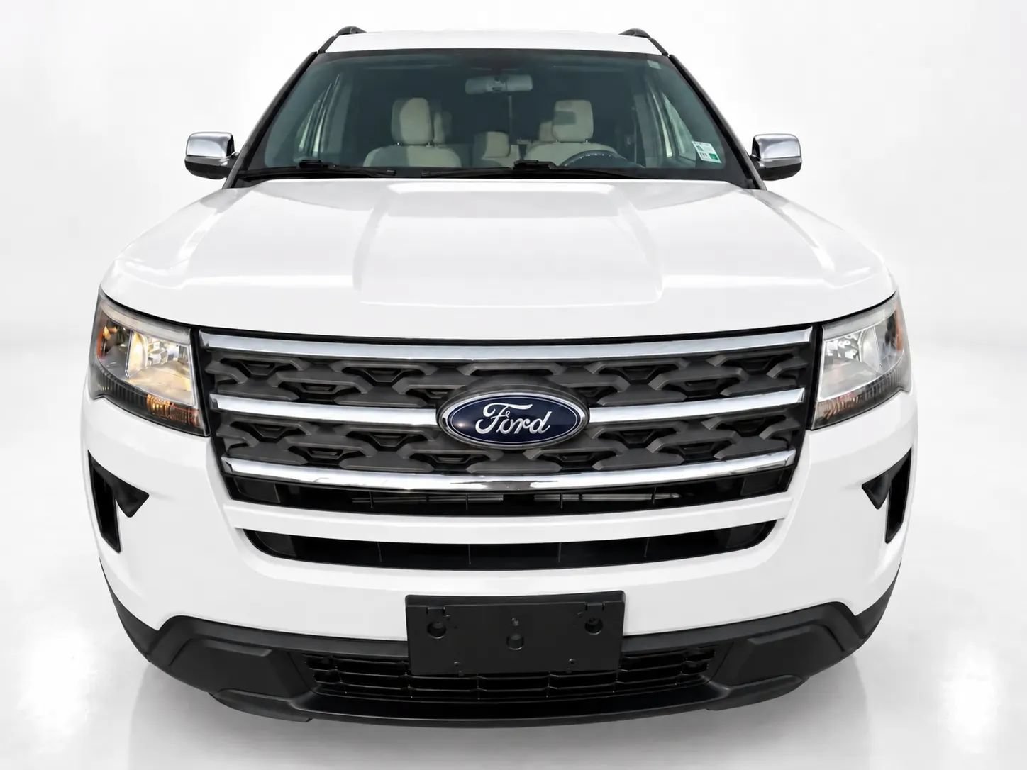 Used 2018 Ford Explorer FWD image 2