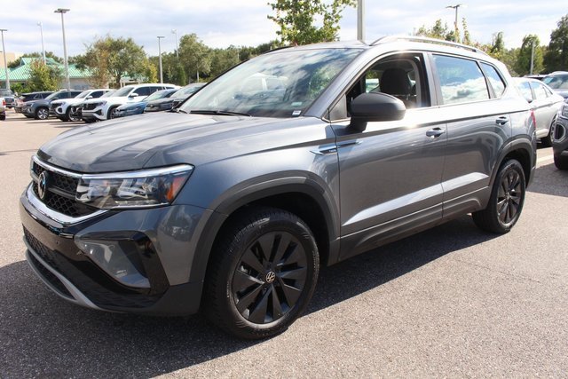 Certified 2024 Volkswagen Taos S image 3