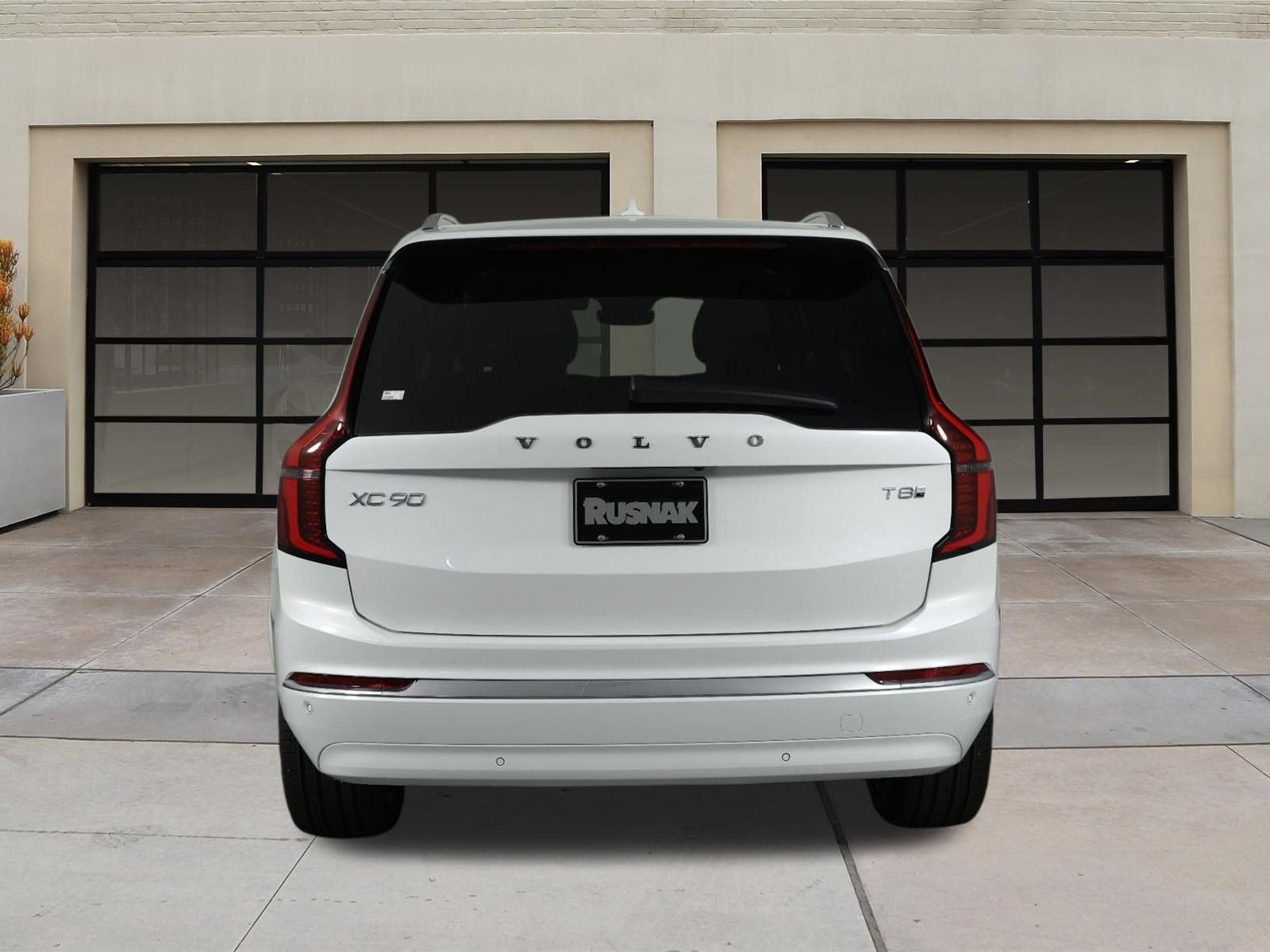 New 2026 Volvo XC90 T8 Plus w/ Protection Package AWD/4WD image 4