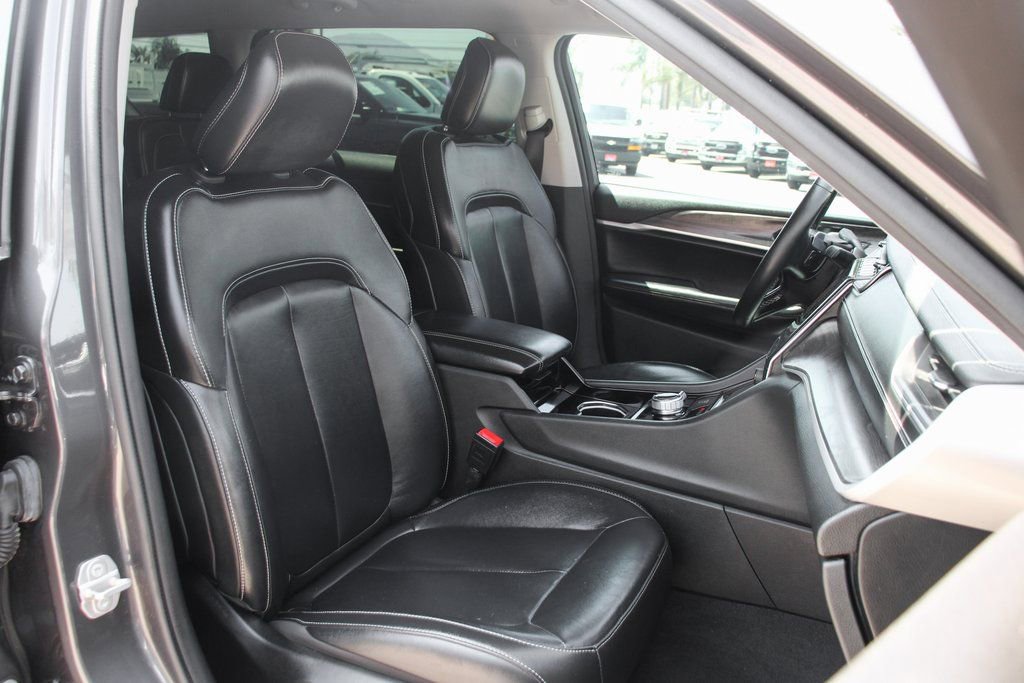 Used 2021 Jeep Grand Cherokee L Limited AWD/4WD image 39