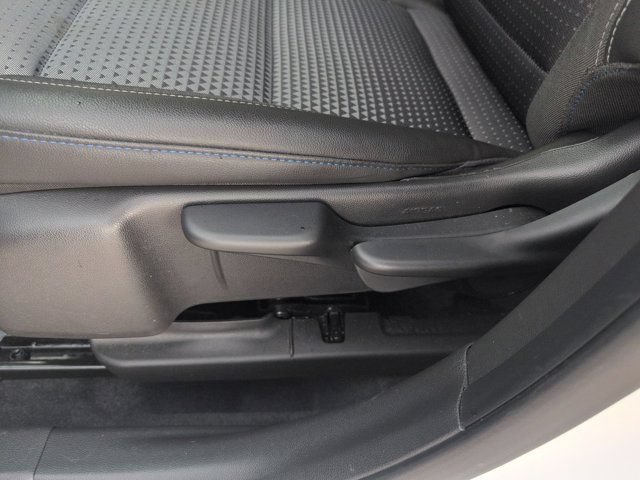 Used 2025 Chevrolet Trax LT w/ LT Convenience Package FWD image 14