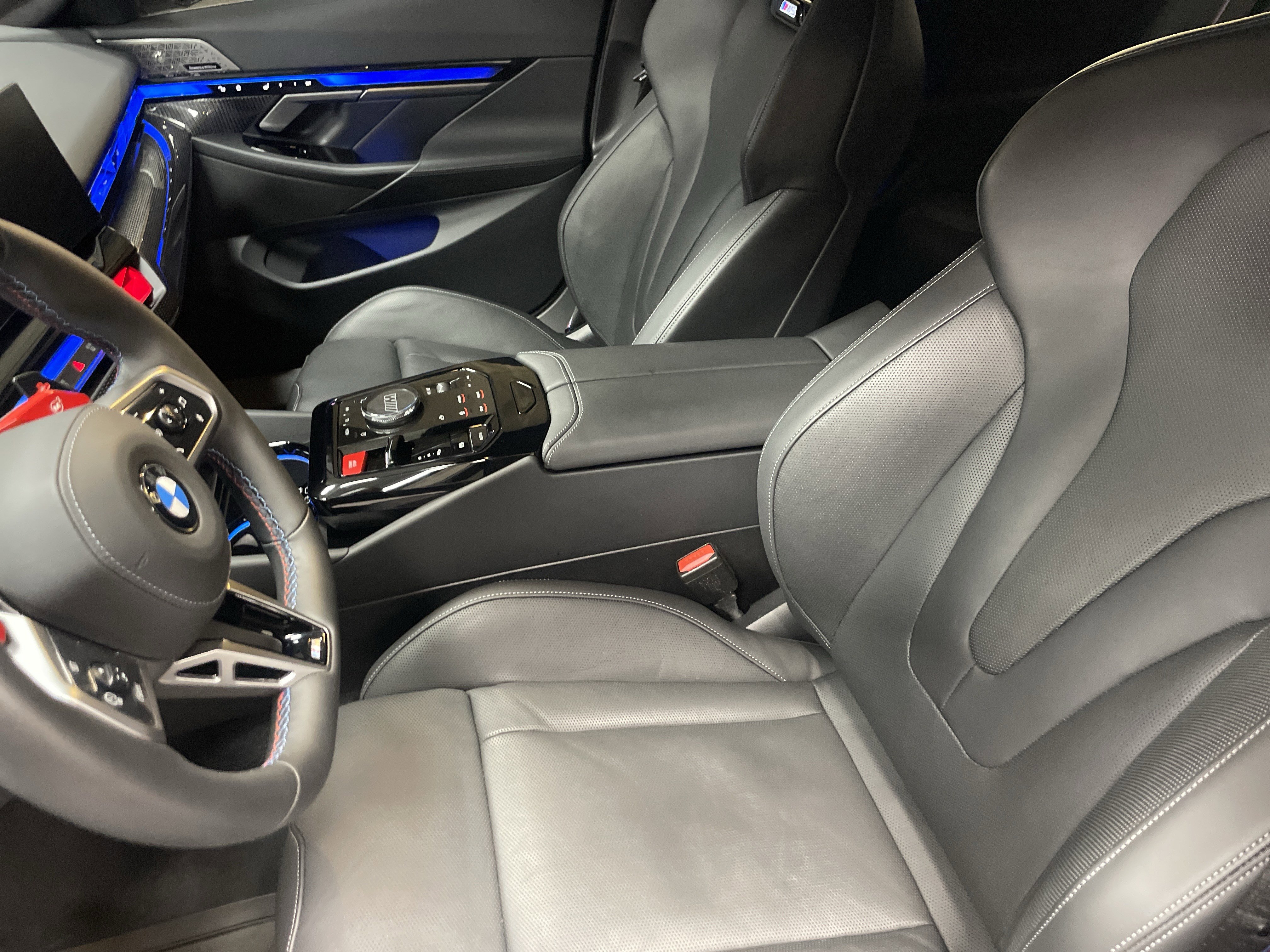 Used 2026 BMW M5 w/ Carbon Package AWD/4WD image 16
