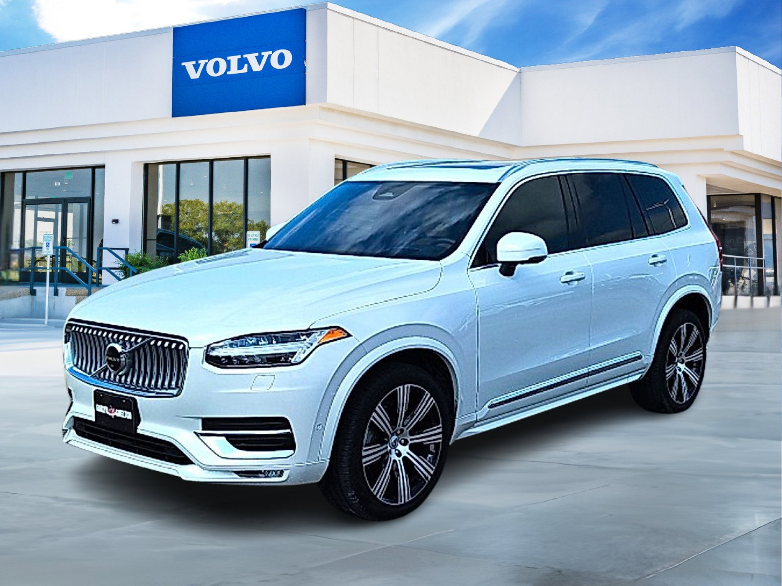 Used 2023 Volvo XC90 B6 Ultimate w/ Lounge Package AWD/4WD image 1