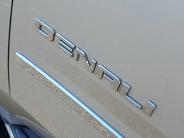 Used 2015 GMC Yukon XL Denali w/ Touring Package AWD/4WD image 42