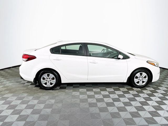 Used 2017 Kia Forte LX FWD image 9