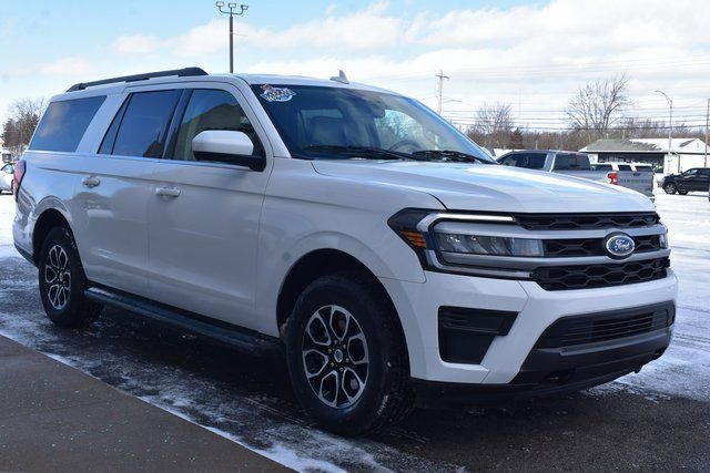 Used 2023 Ford Expedition Max XLT image 7