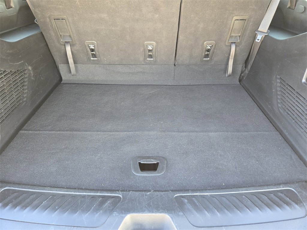 Used 2023 Chevrolet Suburban LT image 27