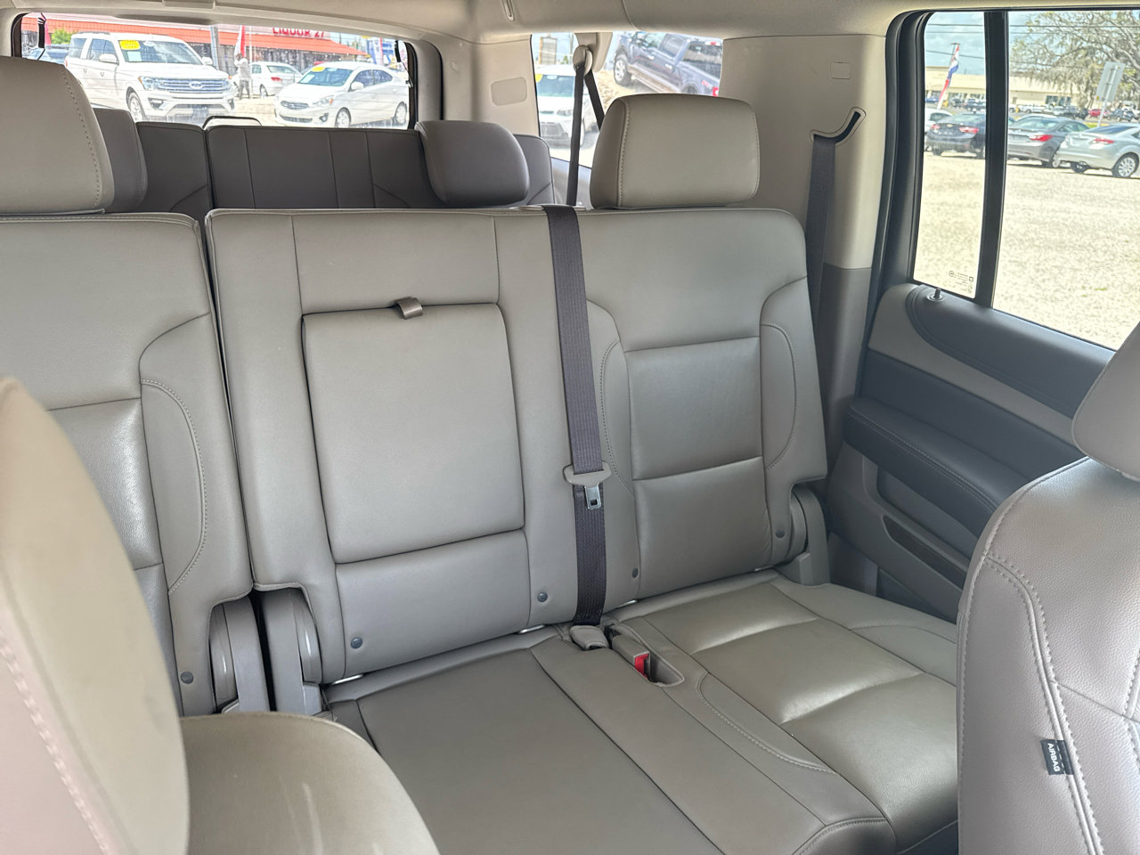 Used 2020 Chevrolet Suburban LT image 16