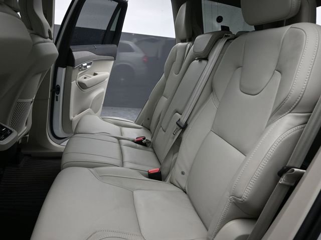 Used 2024 Volvo XC90 B6 Ultimate w/ Protection Package Premier image 18