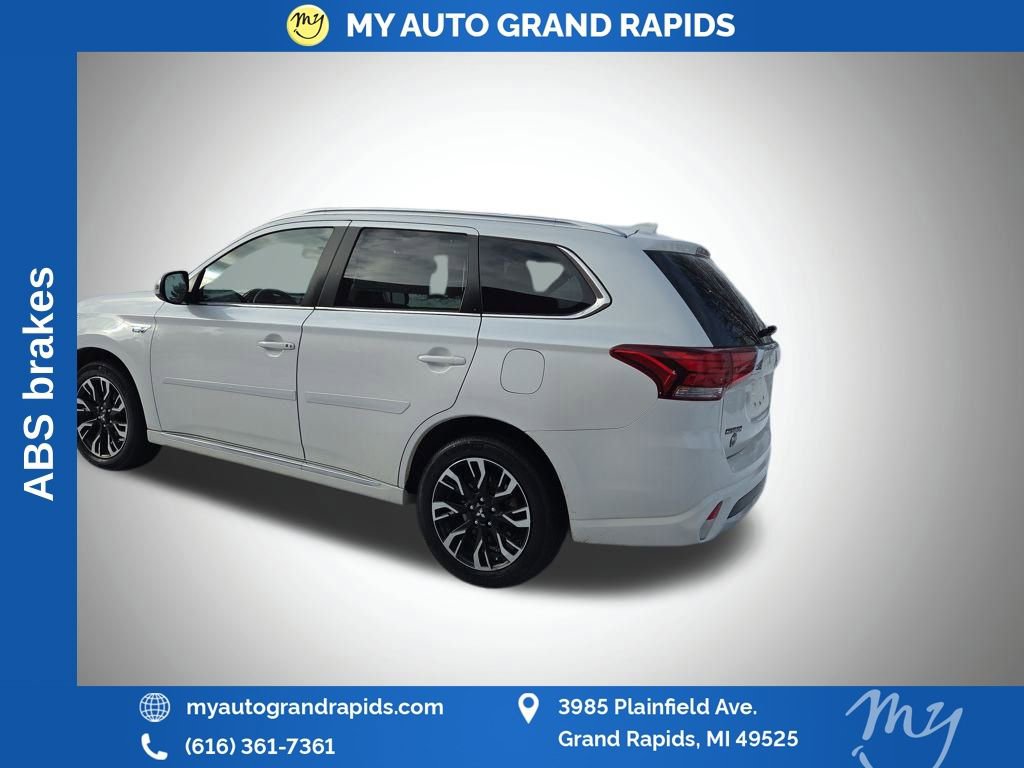 Used 2018 Mitsubishi Outlander SEL image 5