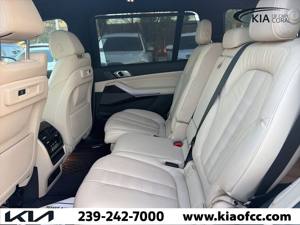 Used 2021 BMW X7 xDrive40i w/ Premium Package image 5