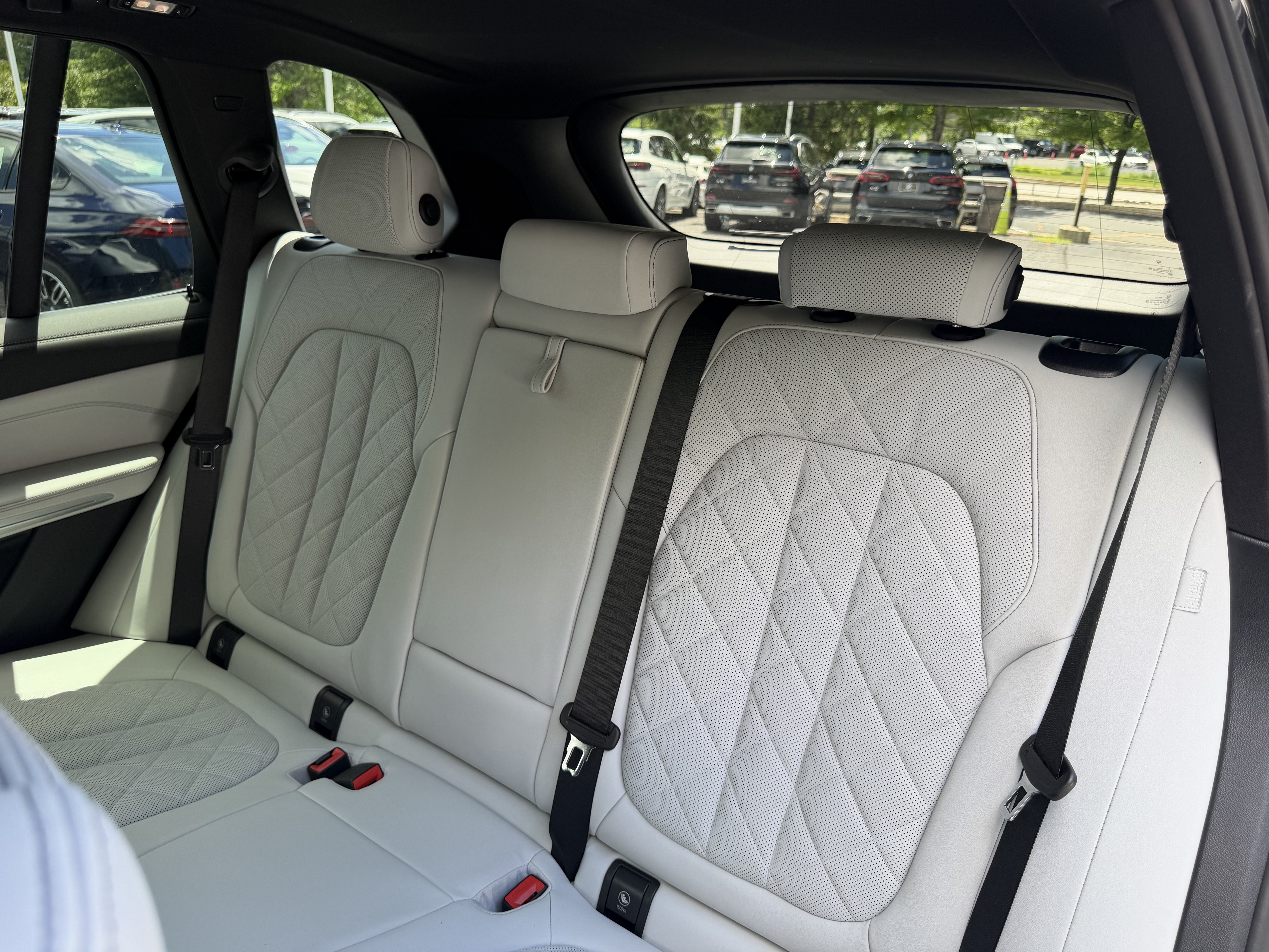 Used 2024 BMW X5 xDrive40i w/ M Sport Package AWD/4WD image 16