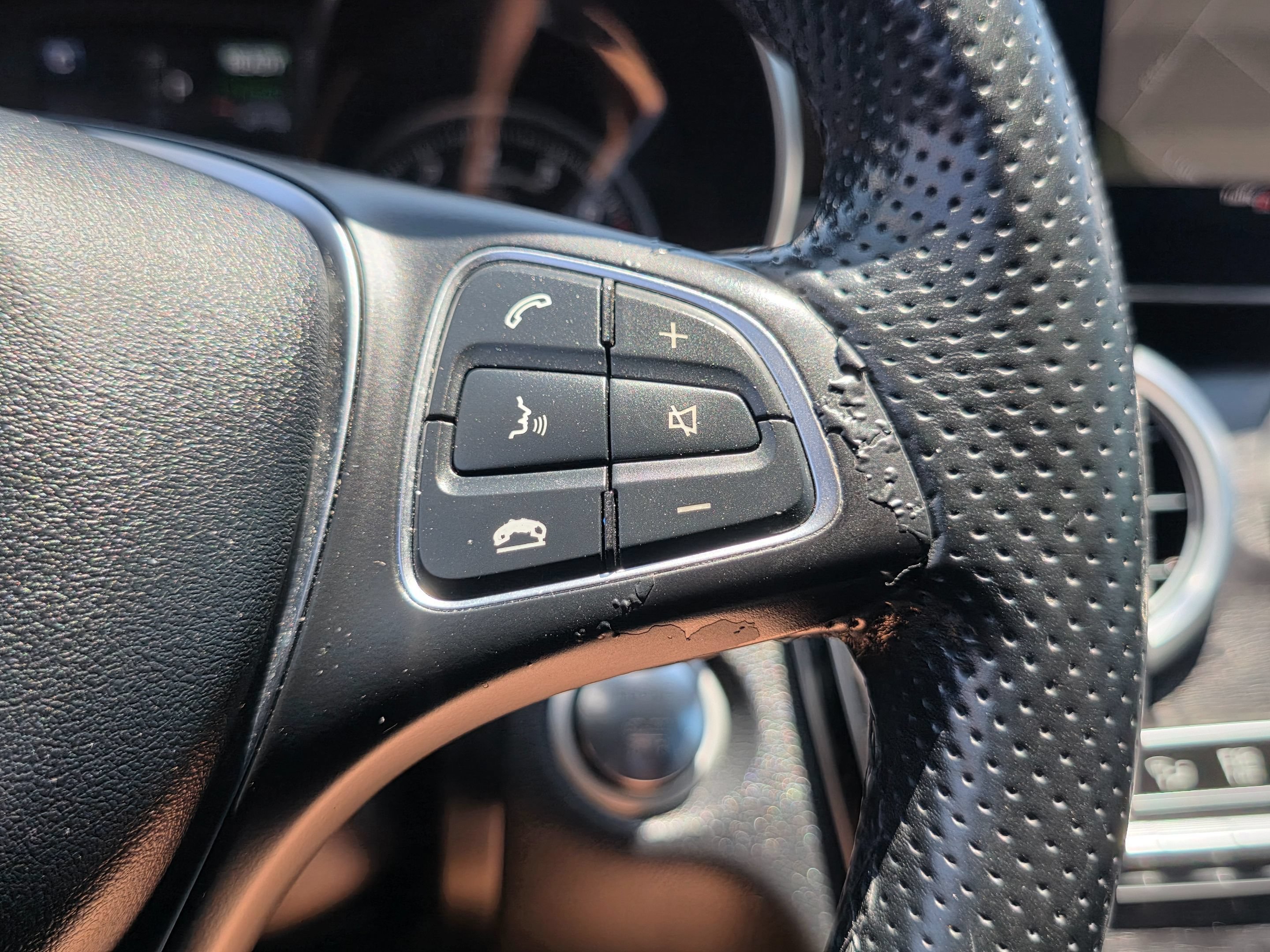 Used 2016 Mercedes-Benz C 350e Sedan w/ Multimedia Package image 26