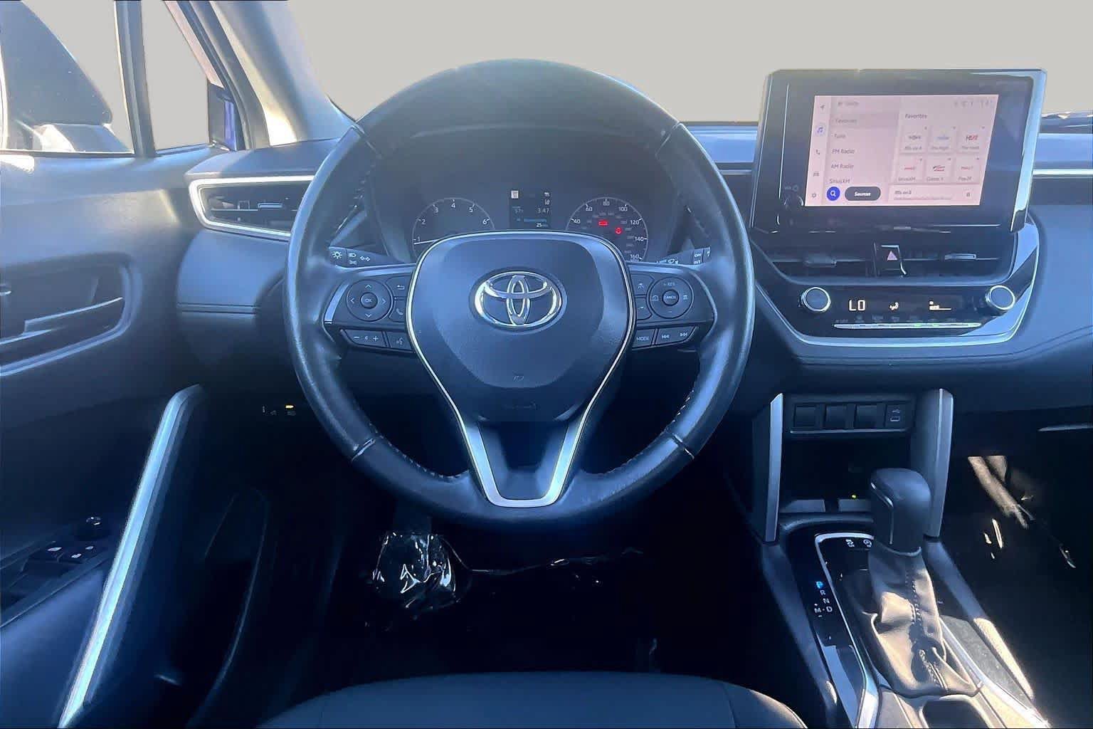 Used 2024 Toyota Corolla Cross LE AWD/4WD image 5