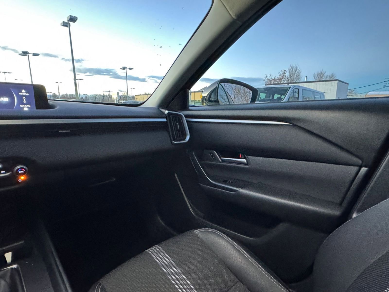 Used 2025 MAZDA CX-50 AWD 2.5 S w/ Select Package image 34