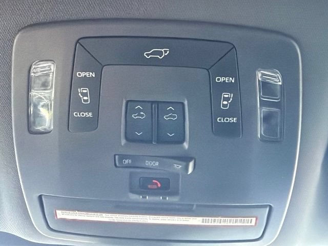 Used 2021 Toyota Sienna XLE FWD image 46