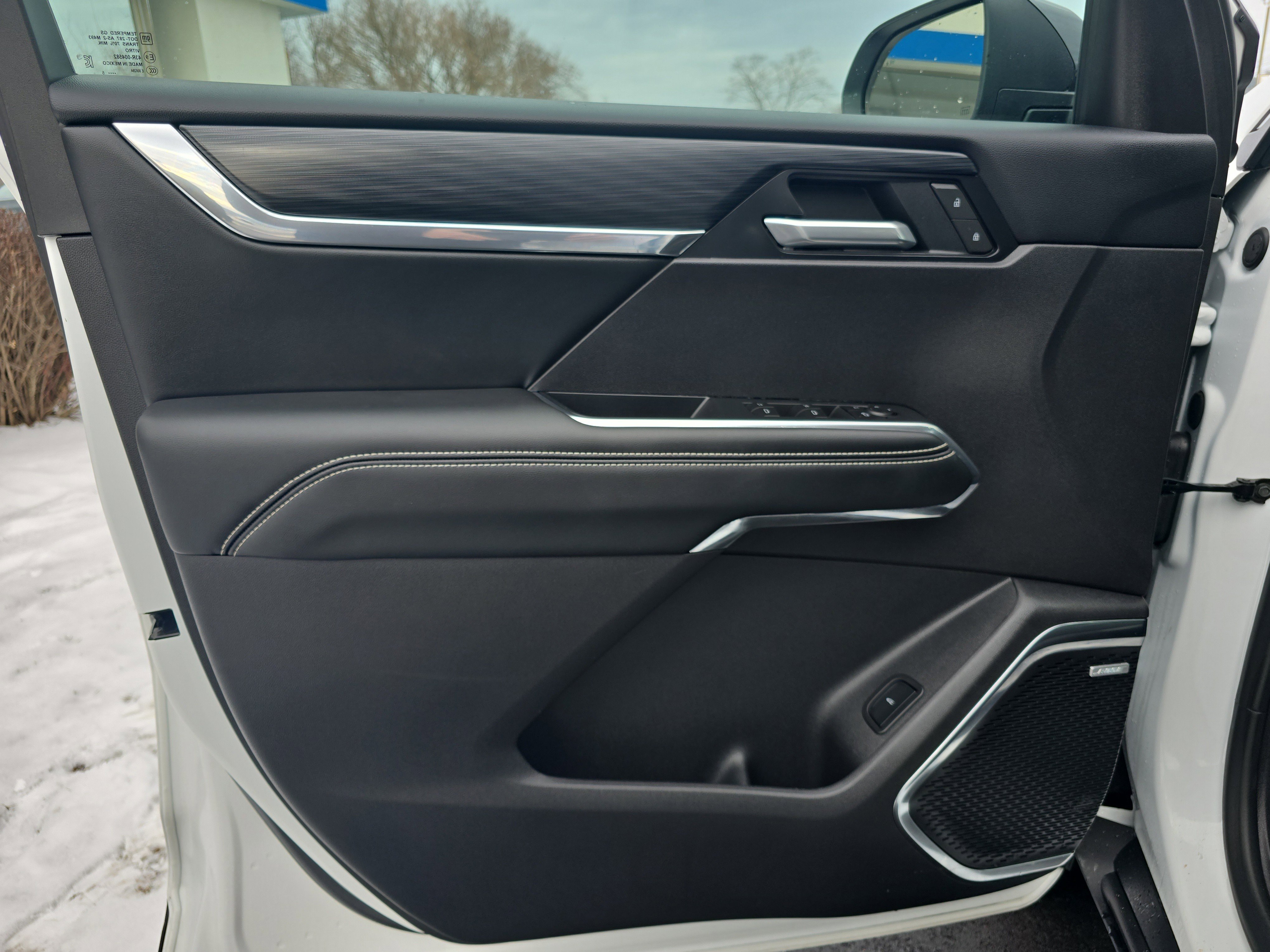 Used 2025 GMC Acadia Elevation w/ Elevation Premium Package image 18