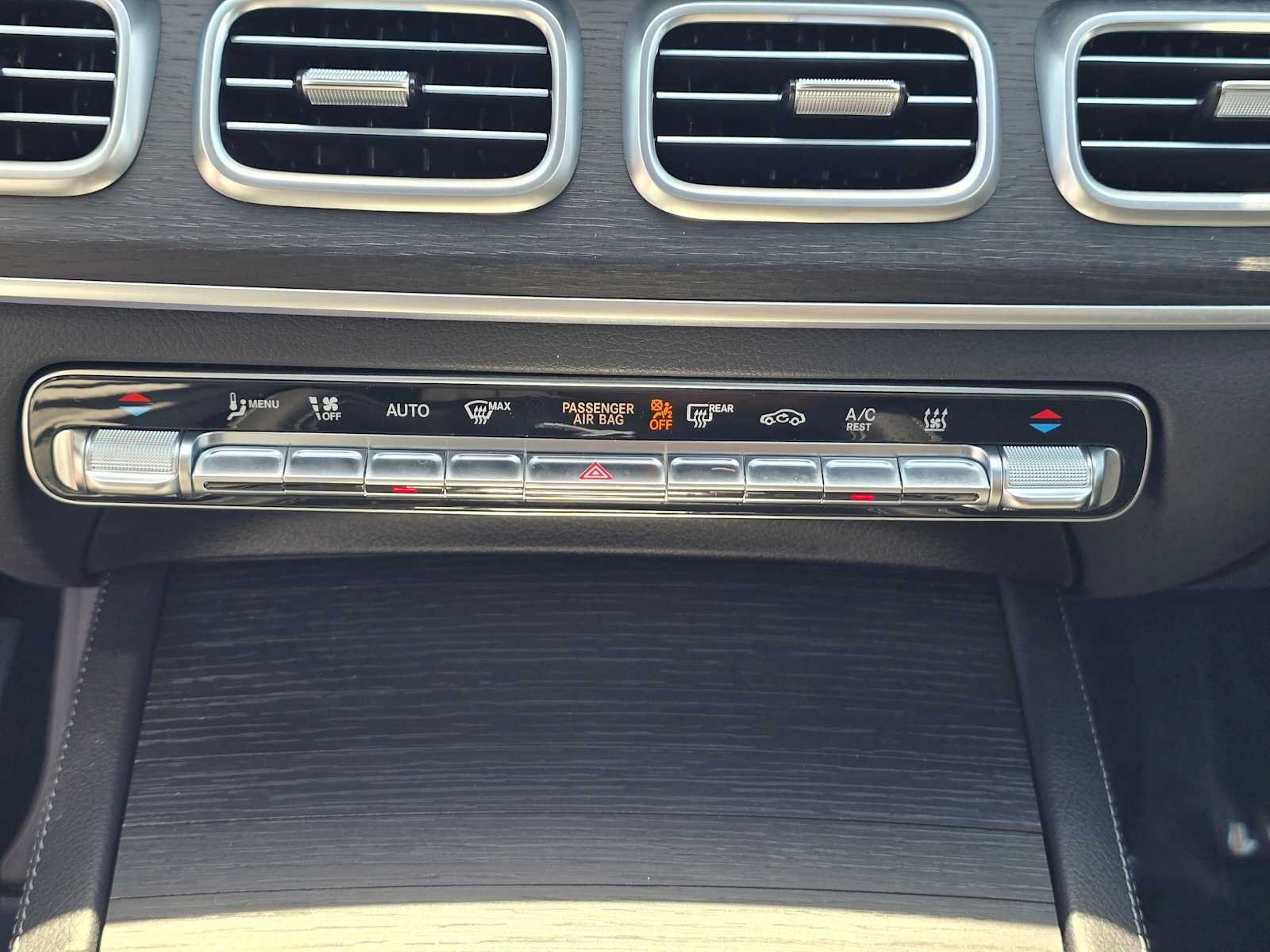 New 2026 Mercedes-Benz GLE 450e 4MATIC image 28