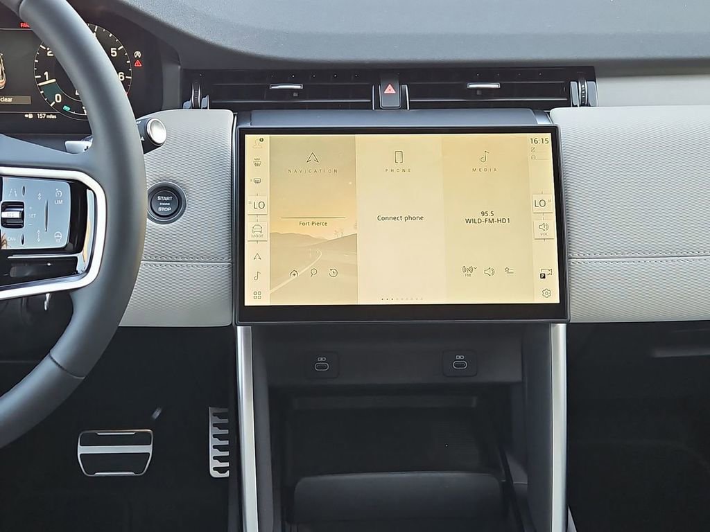 New 2026 Land Rover Discovery Sport Landmark image 21