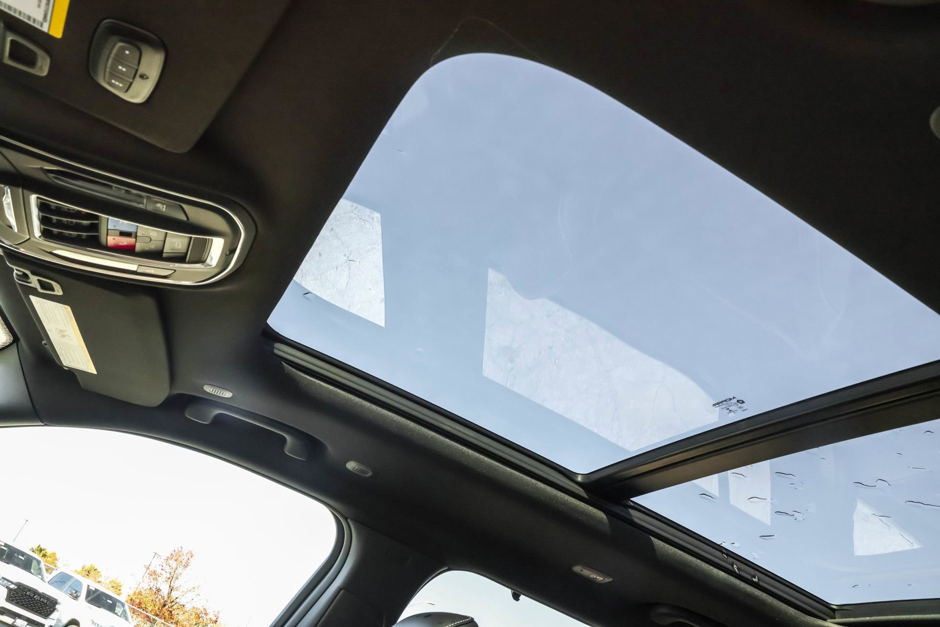 New 2025 Jeep Grand Cherokee L Limited w/ Black Appearance Package image 6