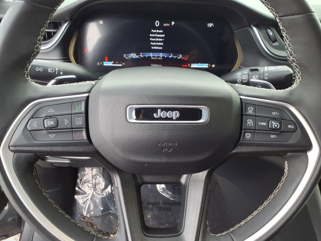 Certified 2024 Jeep Grand Cherokee L Laredo image 27