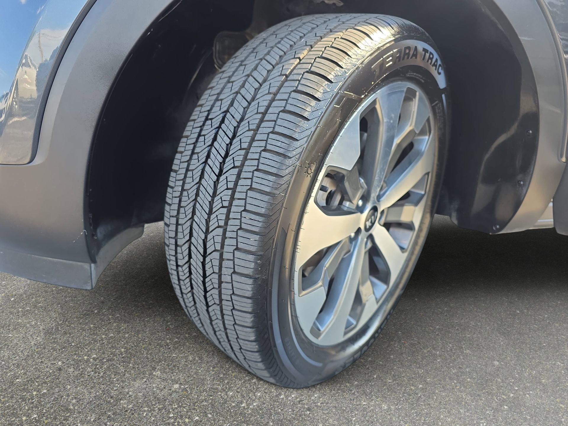 Used 2020 Kia Telluride EX w/ EX Premium Package FWD image 30
