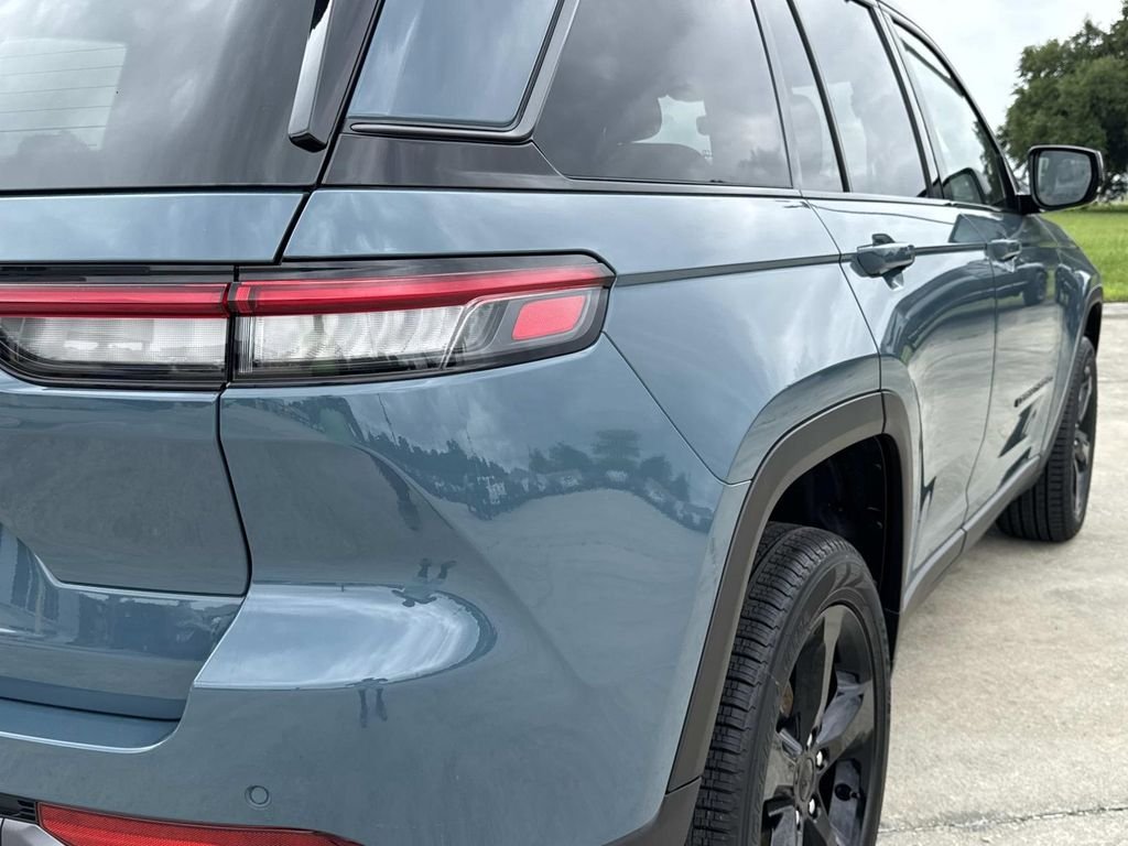 New 2026 Jeep Grand Cherokee Limited RWD image 14