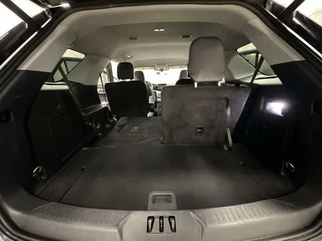 Used 2024 Ford Explorer XLT w/ Equipment Group 202A AWD/4WD image 25
