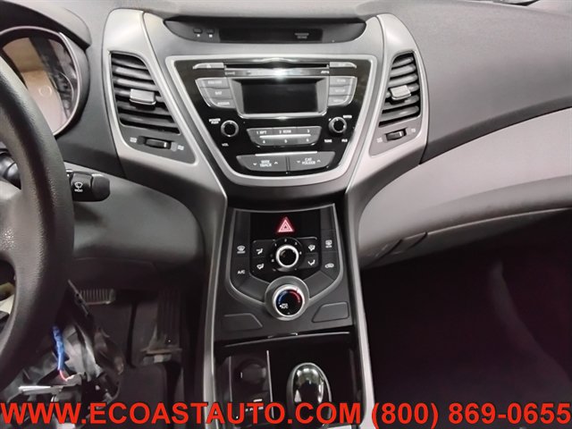 Used 2014 Hyundai Elantra SE FWD image 12