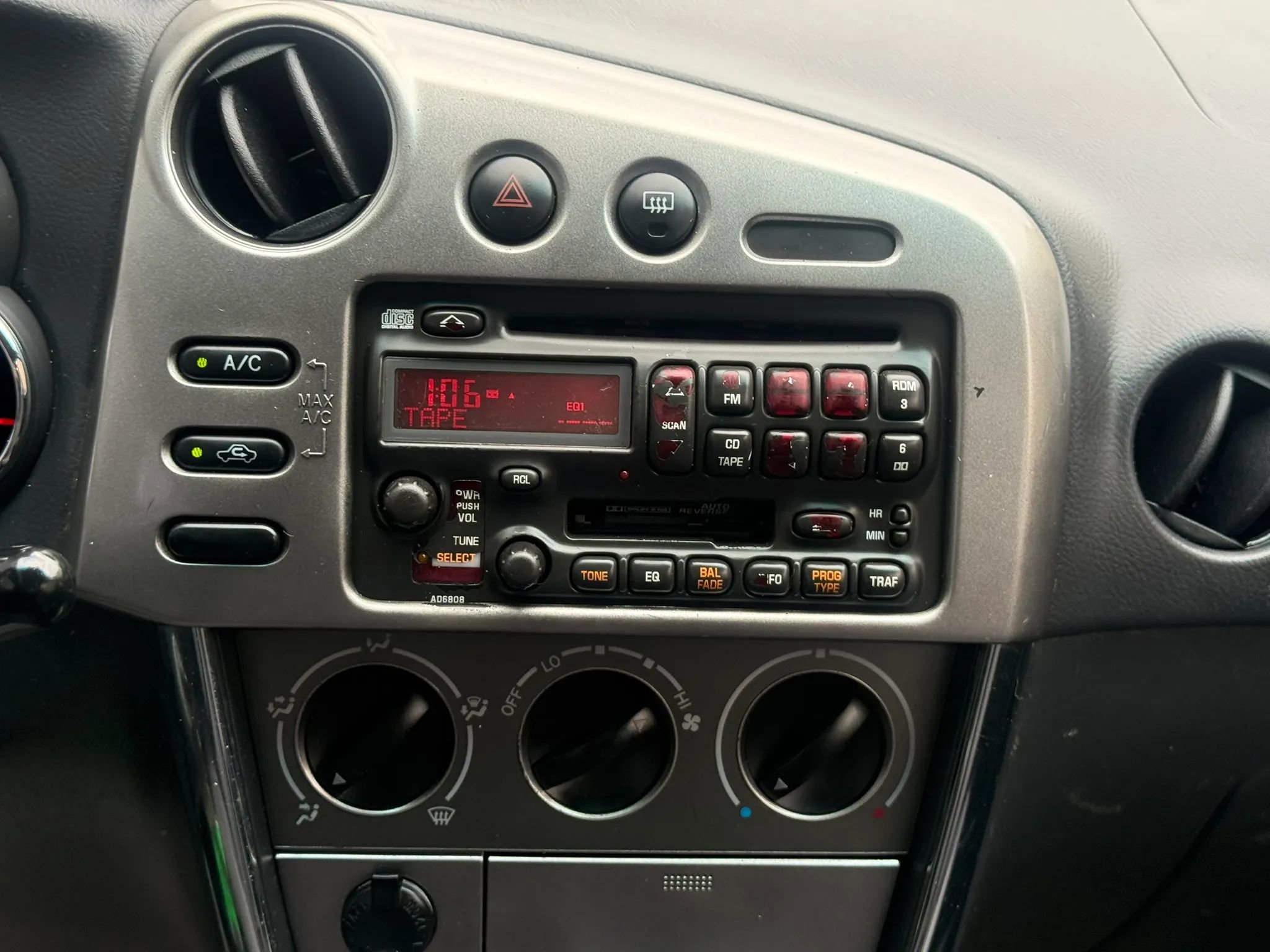Used 2004 Toyota Matrix FWD image 12