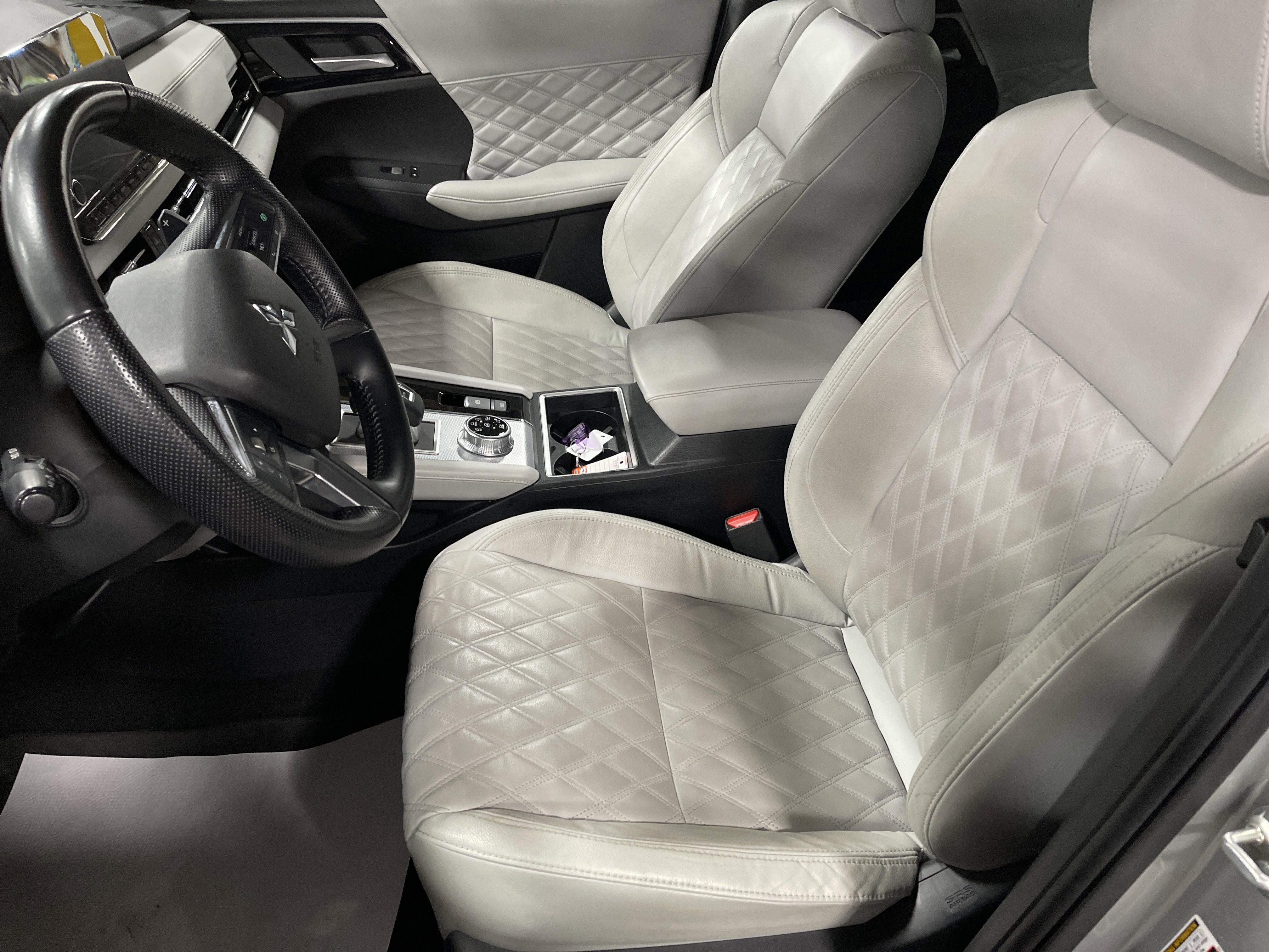 Used 2023 Mitsubishi Outlander SEL image 9