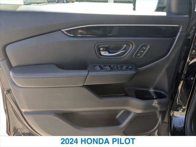 Certified 2024 Honda Pilot Touring image 12