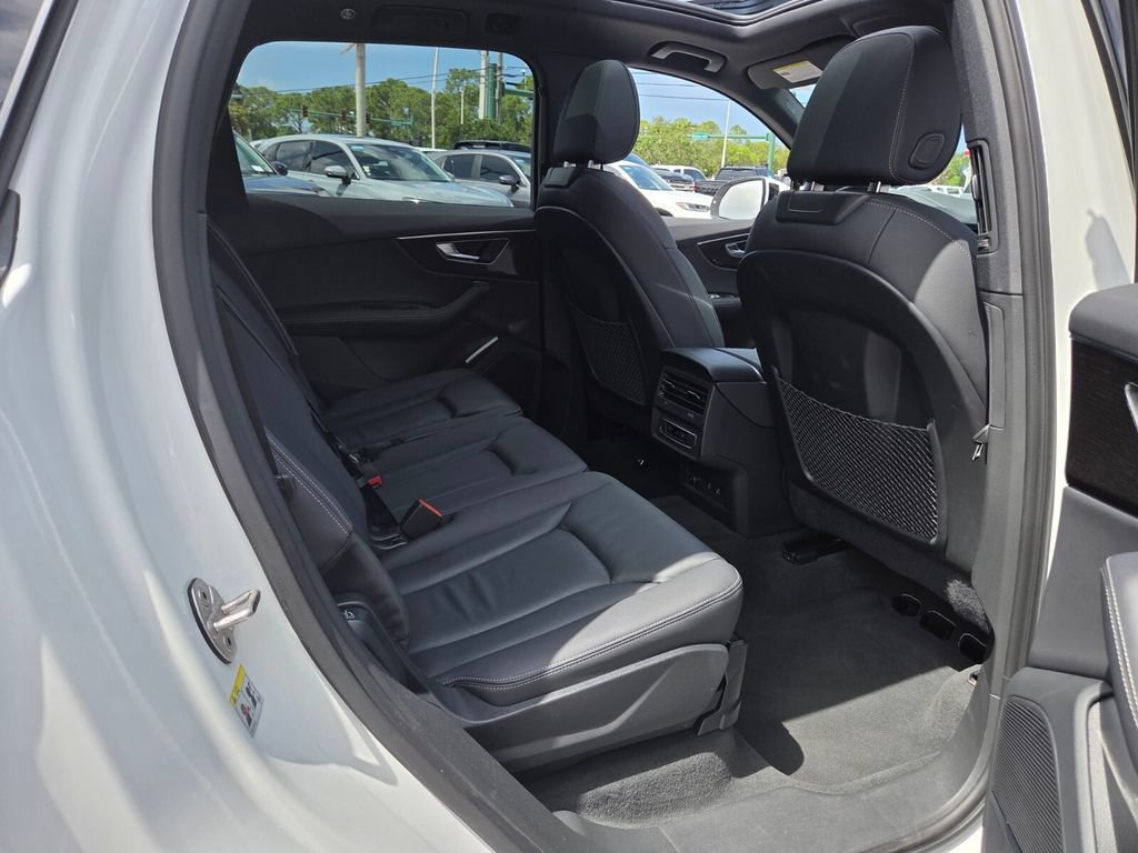 Used 2025 Audi Q7 3.0T Premium Plus AWD/4WD image 17