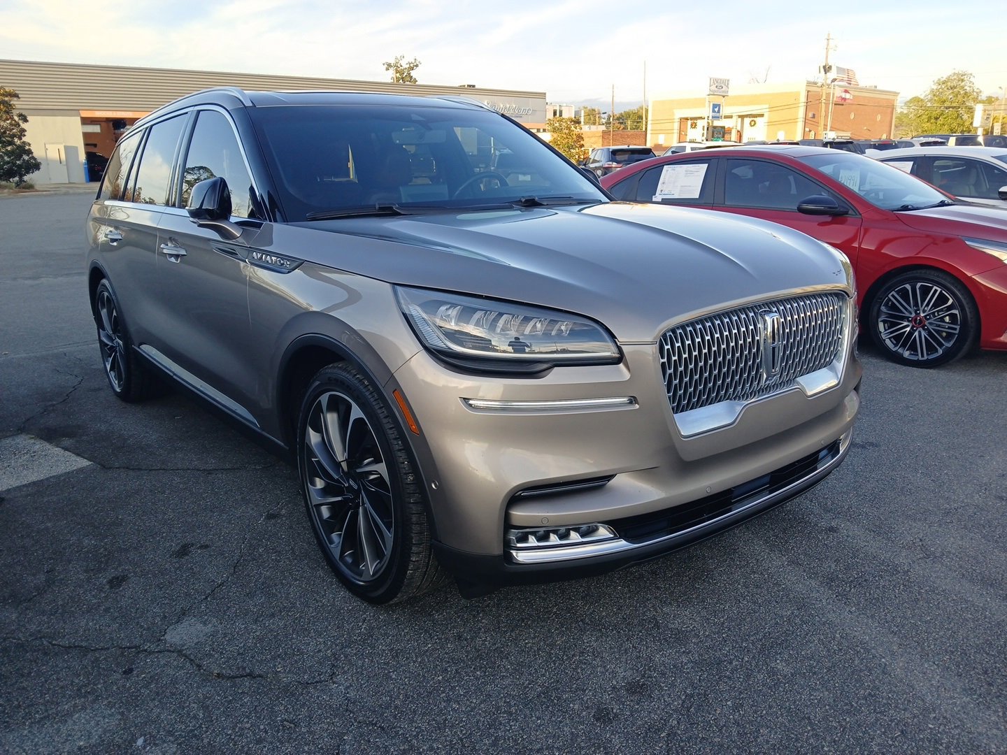 Used 2021 Lincoln Aviator Reserve w/ Equipment Group 201A image 3