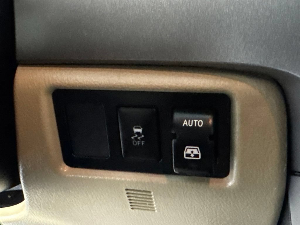 Used 2017 Toyota Sequoia Platinum AWD/4WD image 22