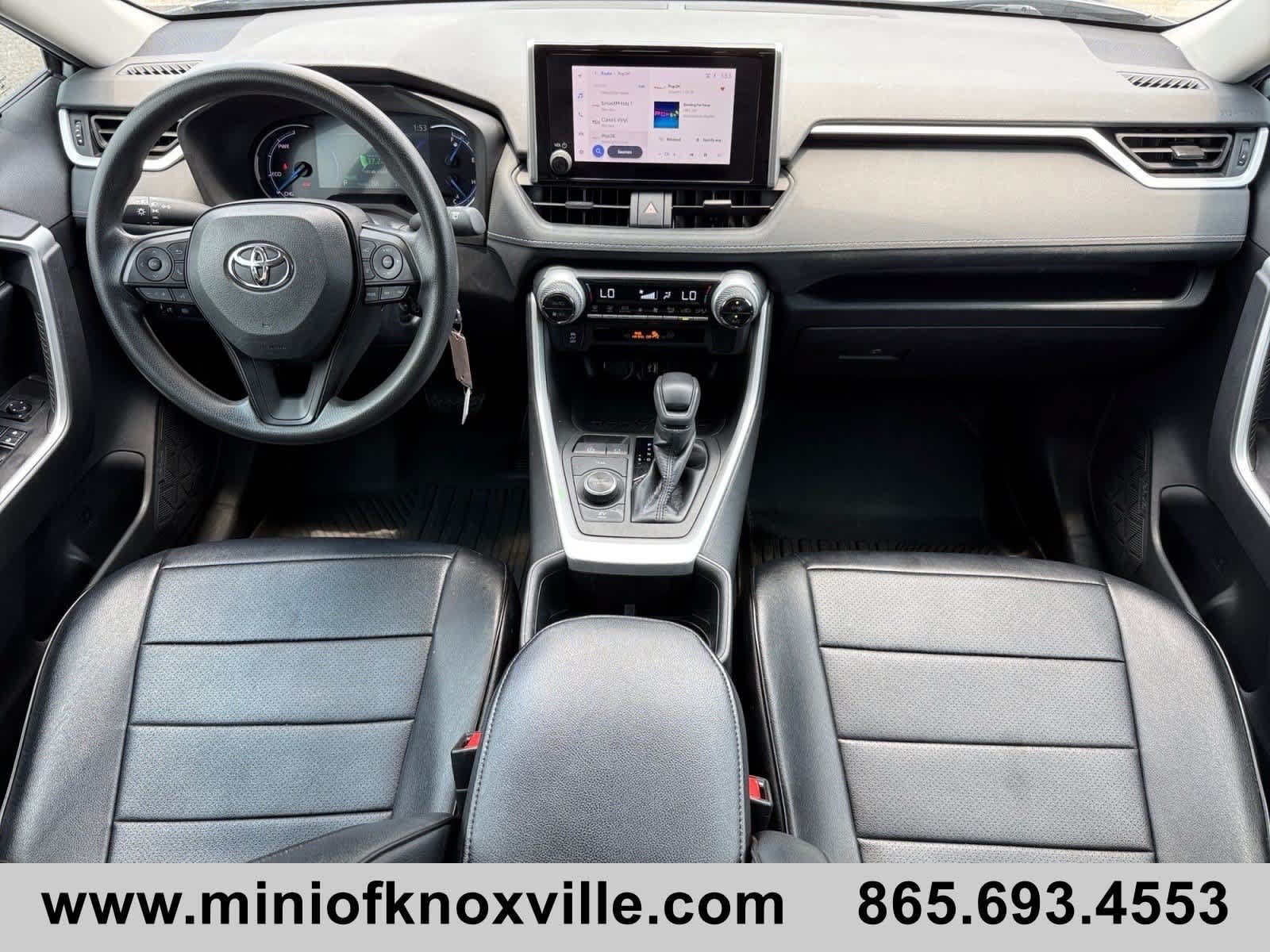 Used 2024 Toyota RAV4 LE AWD/4WD image 19