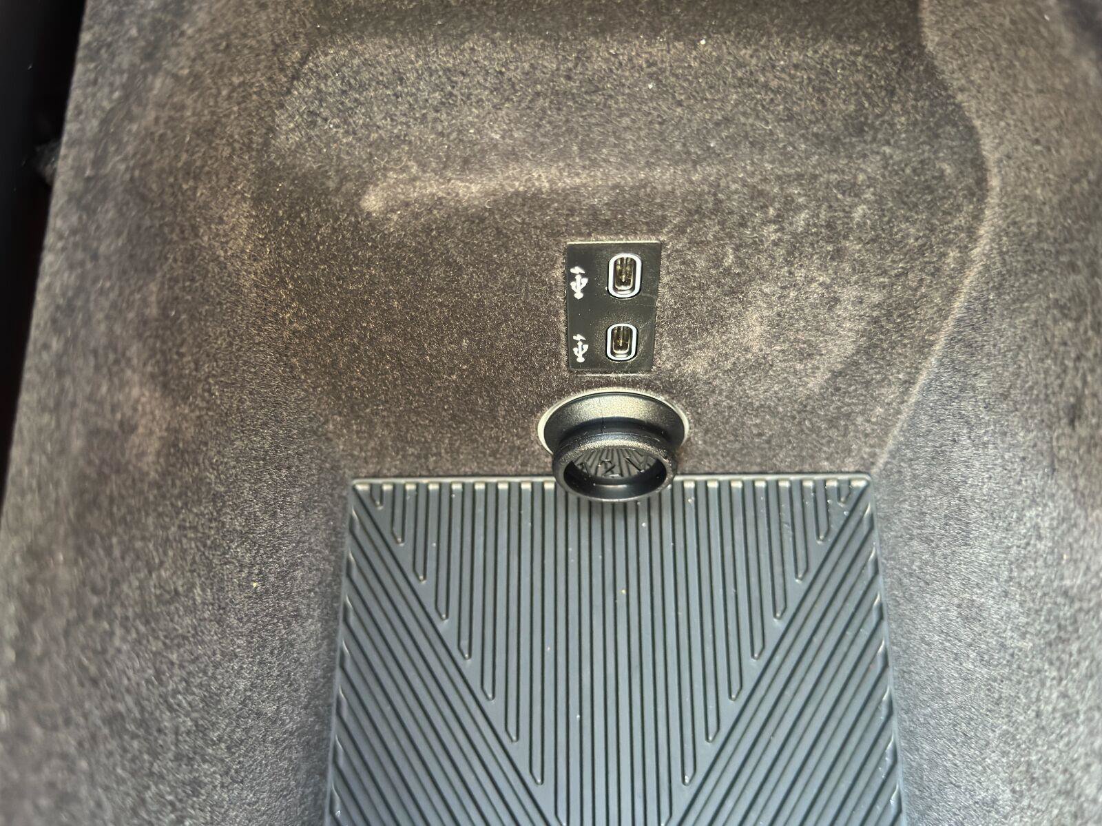 Used 2024 BMW i7 xDrive60 AWD/4WD image 35