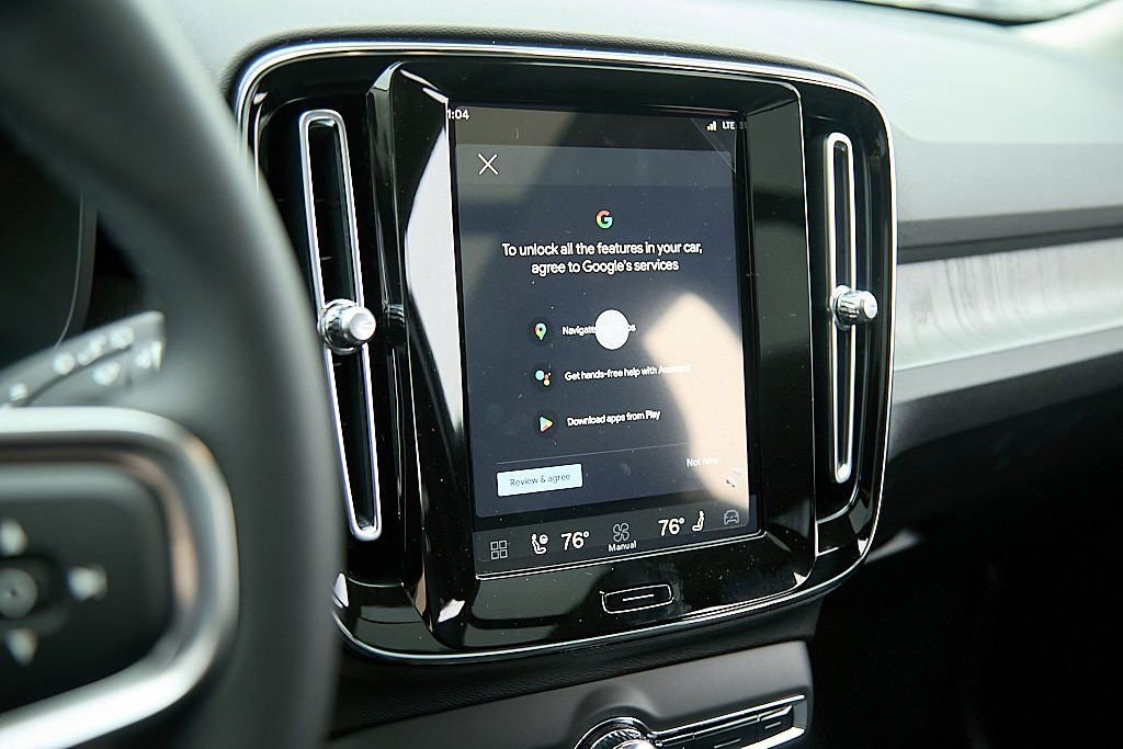New 2026 Volvo XC40 B5 Plus w/ Climate Package image 15