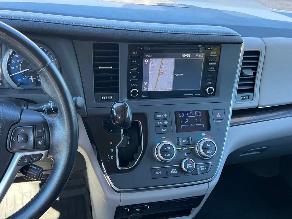 Used 2018 Toyota Sienna XLE w/ XLE Navigation Package FWD image 22