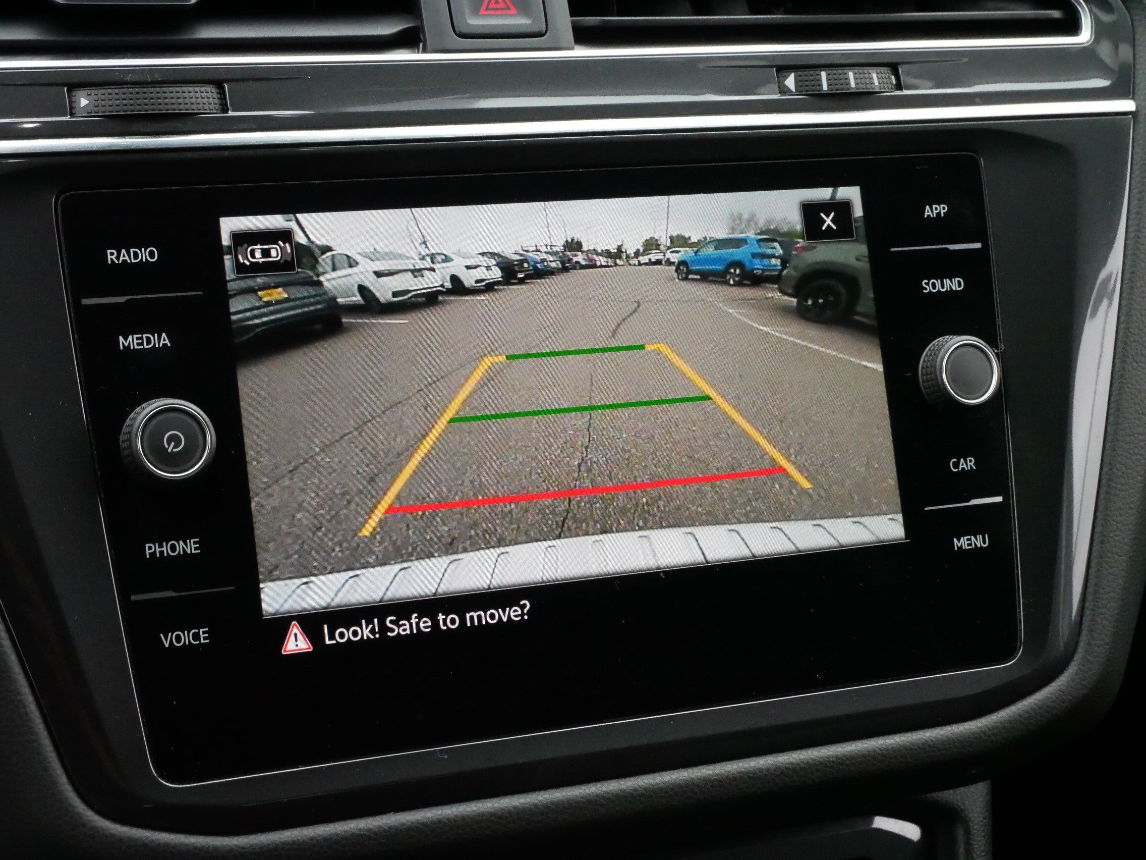 Certified 2022 Volkswagen Tiguan SE image 31