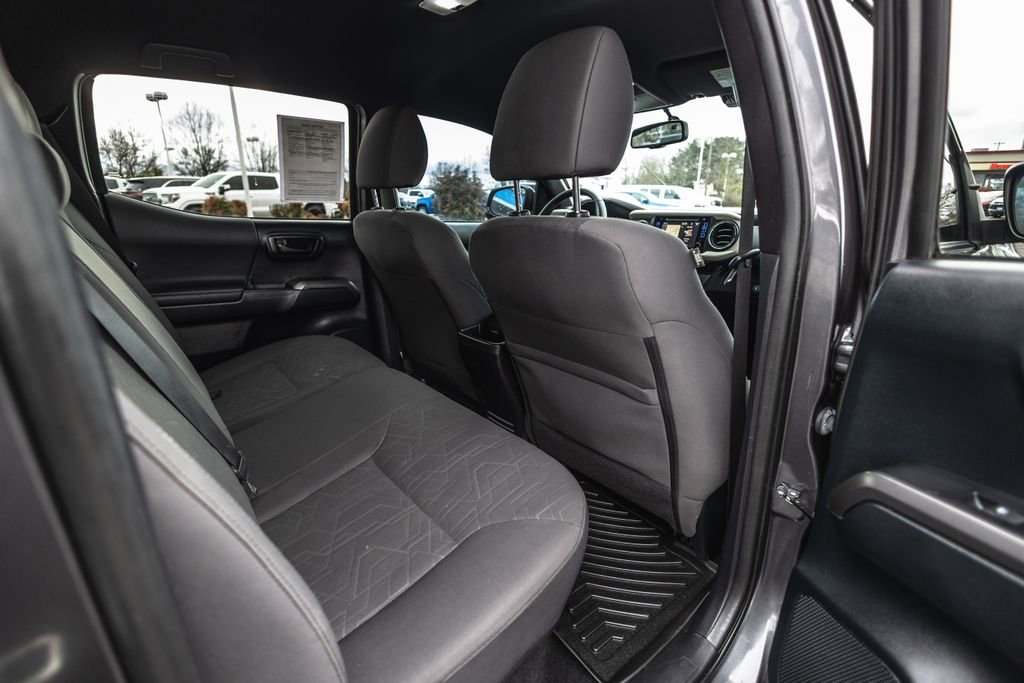 Used 2016 Toyota Tacoma TRD Sport image 34