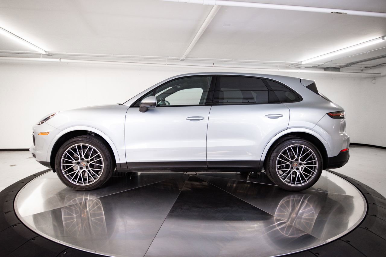 Certified 2023 Porsche Cayenne AWD/4WD image 2