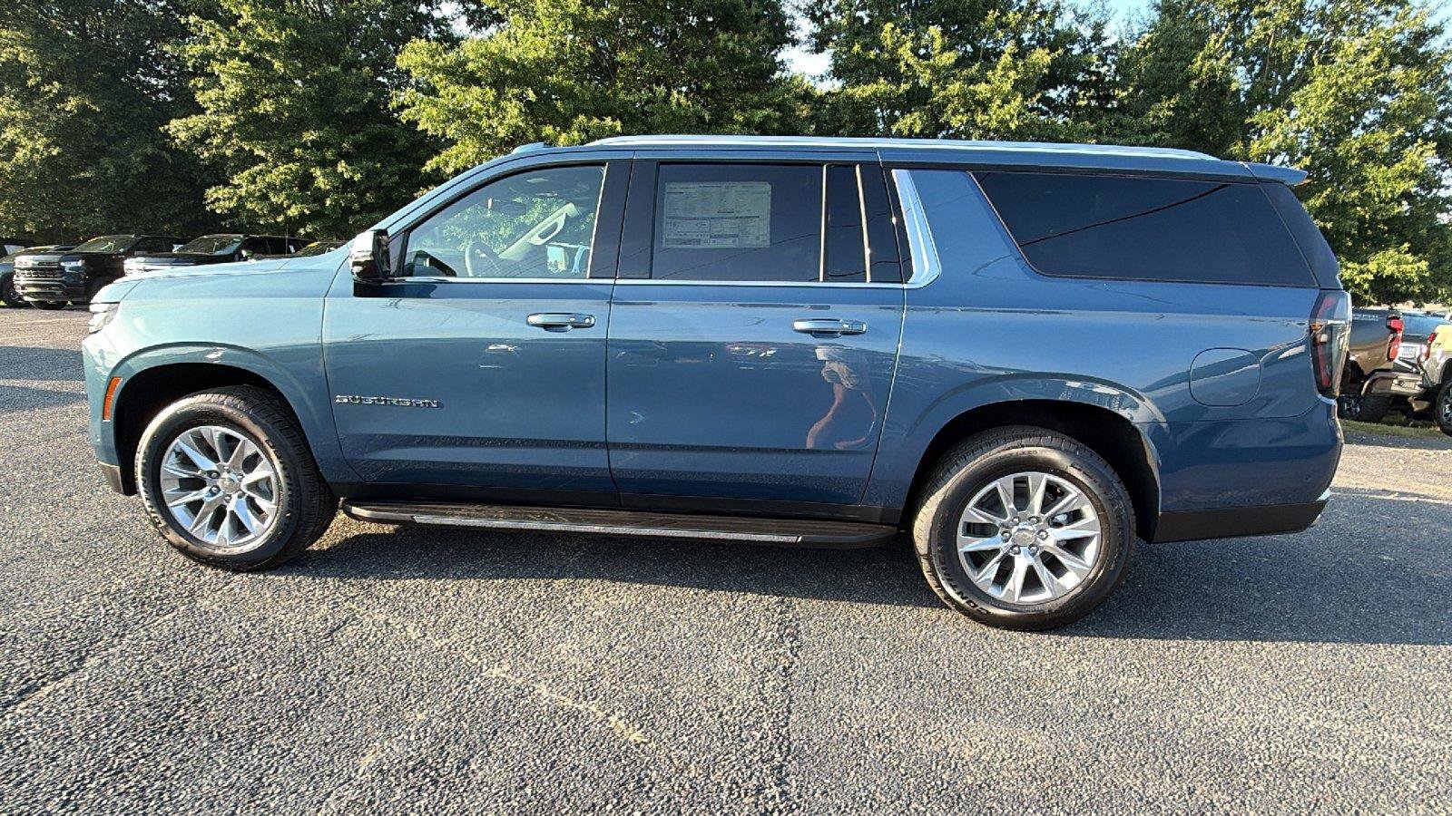 New 2026 Chevrolet Suburban Premier w/ Sun And Tow Package AWD/4WD image 11
