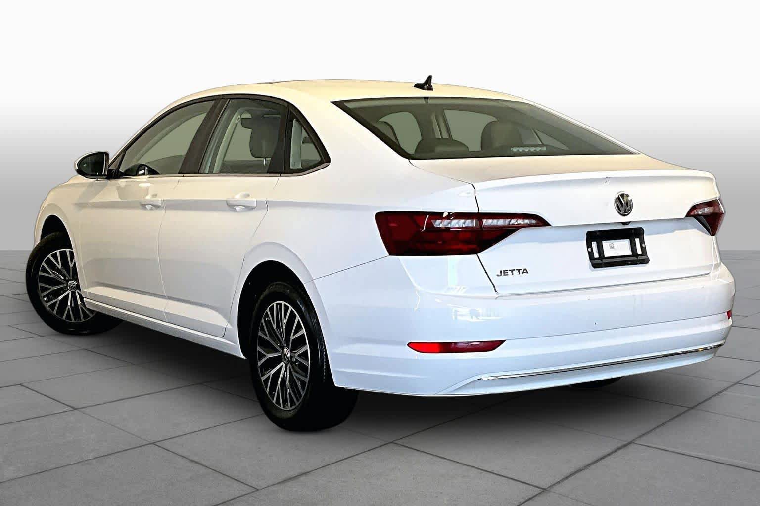 Used 2021 Volkswagen Jetta SE FWD image 12