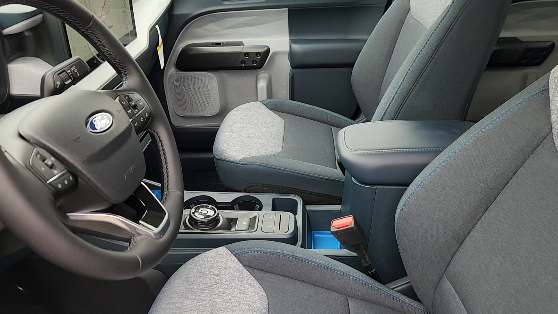 New 2026 Ford Maverick XLT w/ XLT Luxury Package image 30